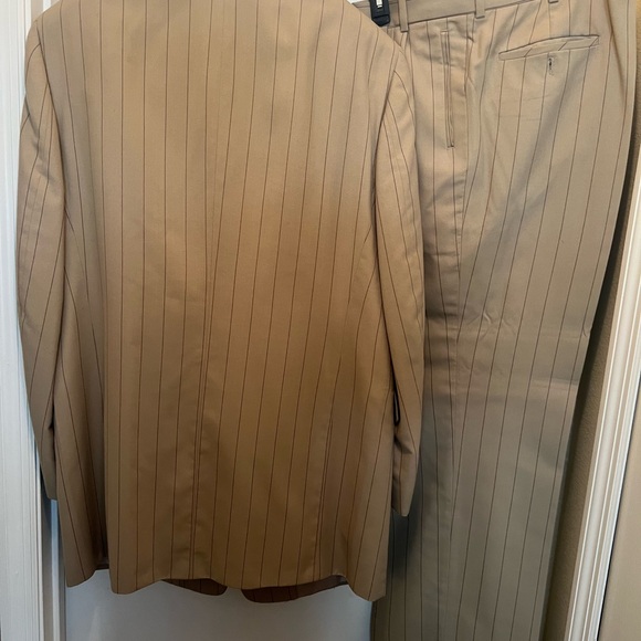 selling a Soho collectible suit - Picture 2 of 12